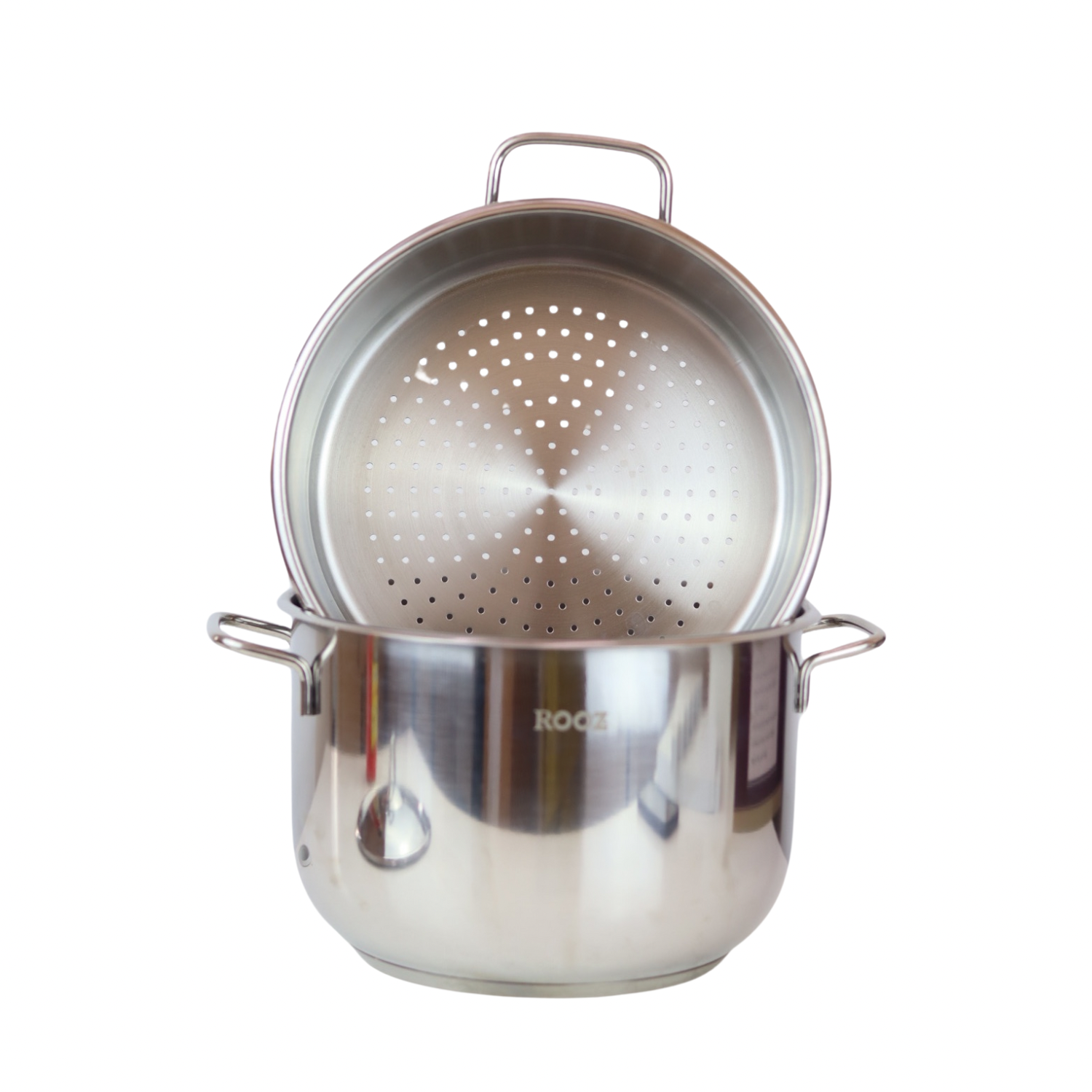 Cooker with strainer