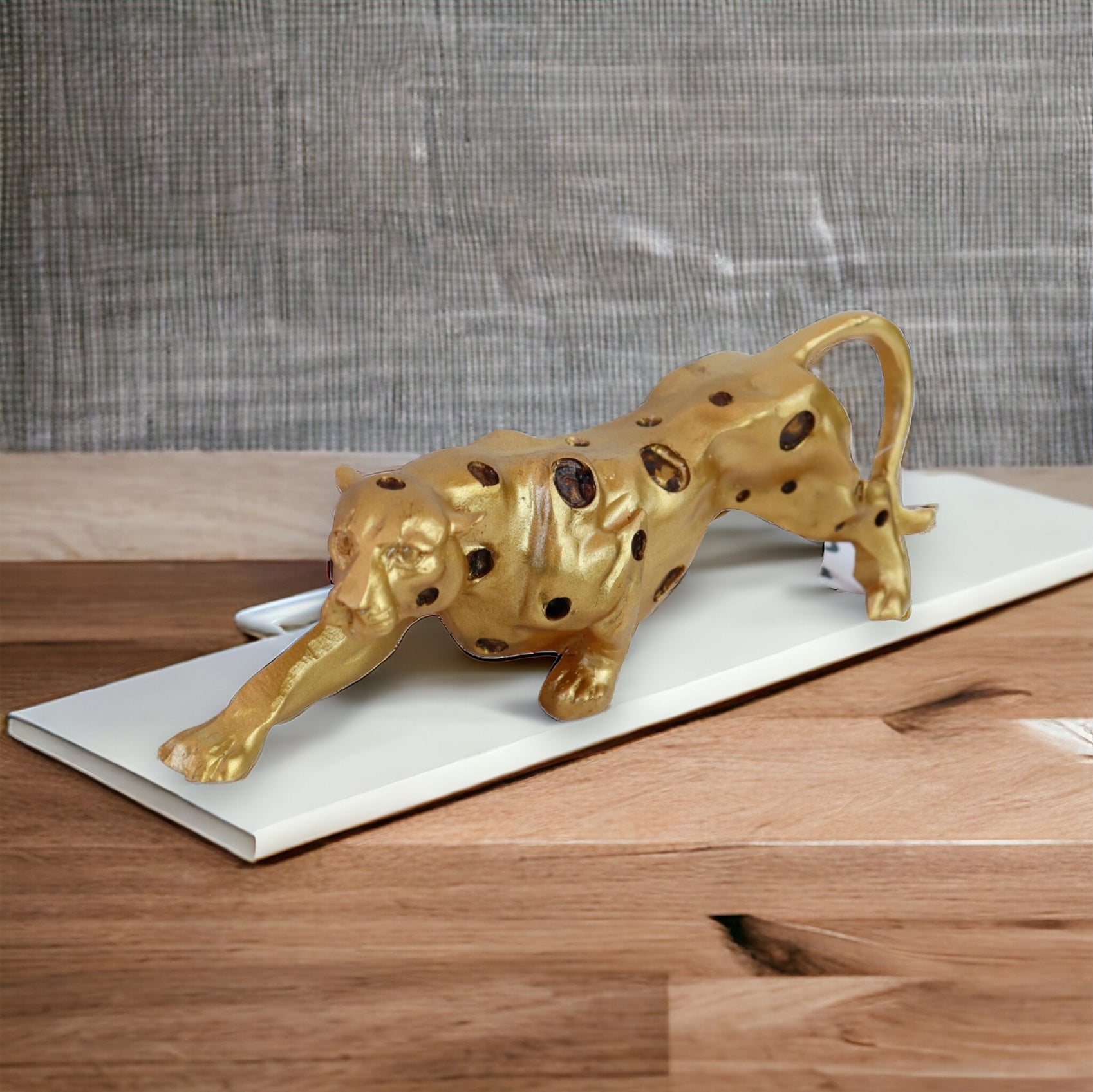 Golden balloon tiger figure